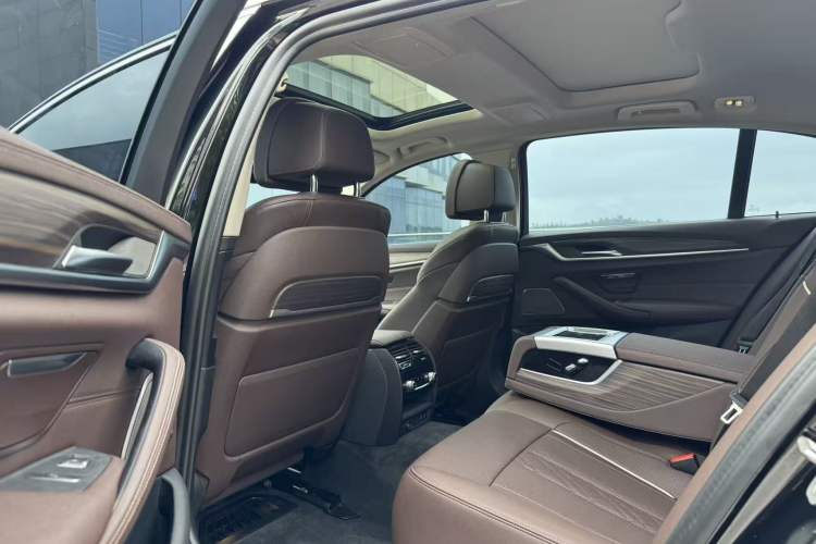 Used BMW 5 Series 2021 530Li Luxury Edition Premium Package Interior 3
