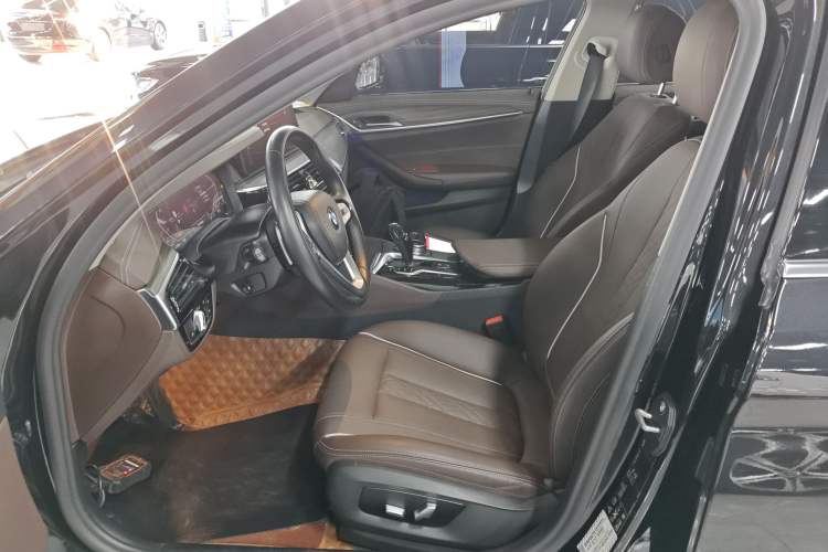 Used BMW 5 Series 2021 530Li xDrive Luxury Package Interior 3
