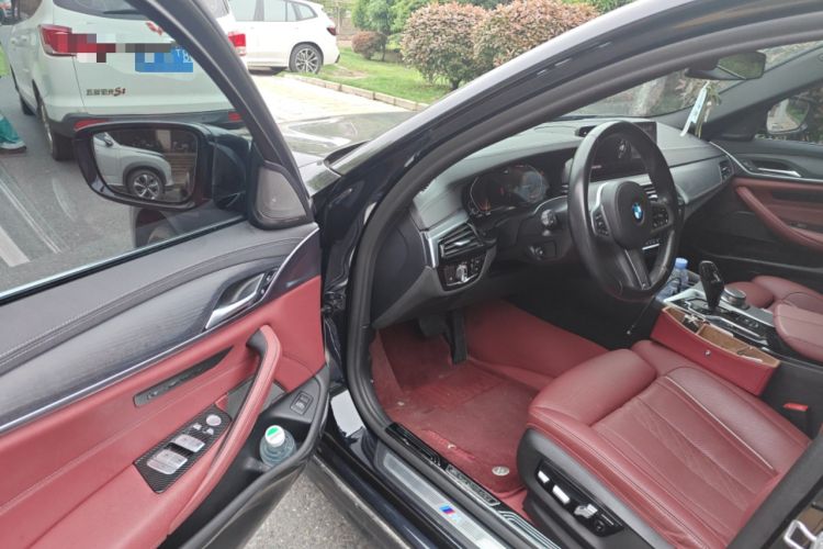 Used BMW 5 Series 2021 Restyled 530Li Luxury Edition M Sport Package Interior 3