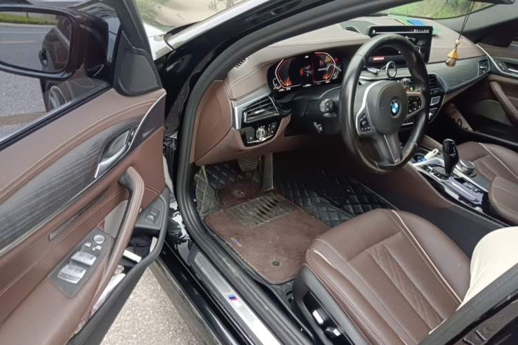 Used BMW 5 Series 2021 530Li Leading Model M Sport Package Interior 3