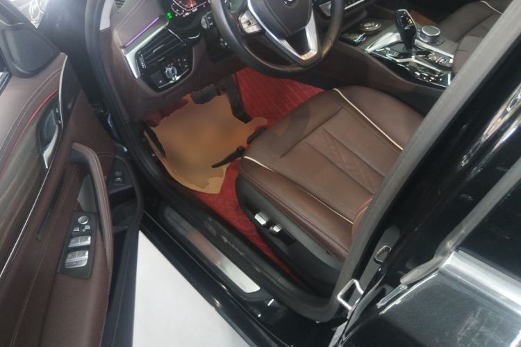 Used BMW 5 Series 2021 Restyled 530Li Leading Edition Luxury Package Interior 3