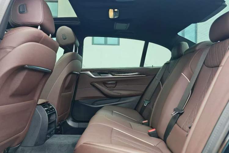 Used BMW 5 Series 2021 525Li M Sport Package Interior 3