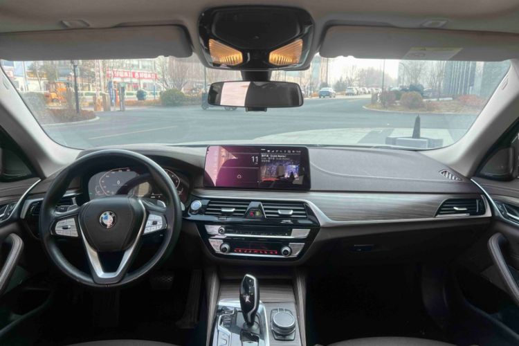 Used BMW 5 Series 2021 530Li Luxury Edition Premium Package Interior 3