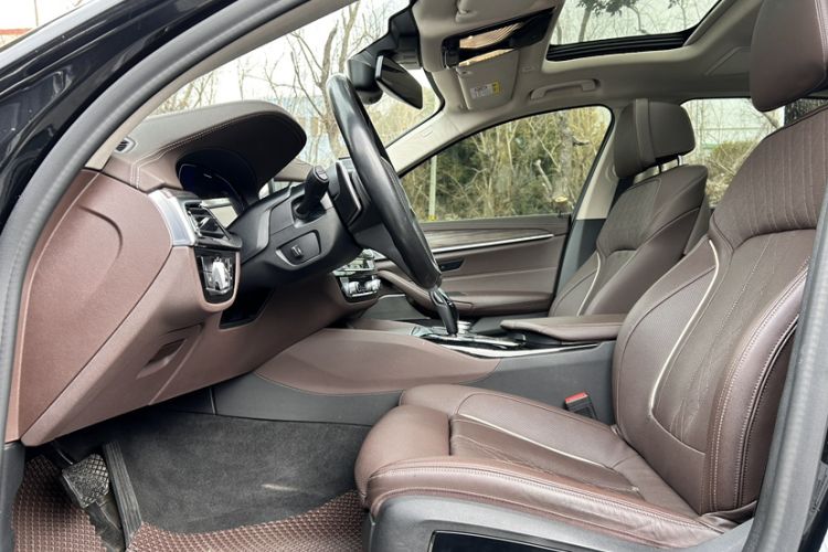 Used BMW 5 Series 2021 530Li Luxury Edition Premium Package Interior 3