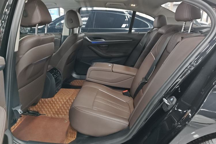 Used BMW 5 Series 2021 530Li xDrive Luxury Package Interior 4