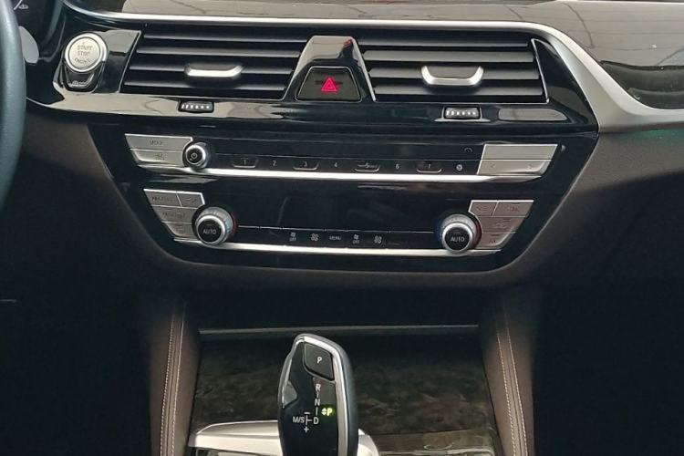 Used BMW 5 Series 2021 525Li Luxury Package Interior 4