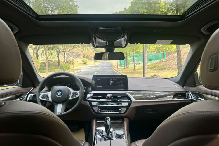 Used BMW 5 Series 2021 525Li M Sport Package Interior 4