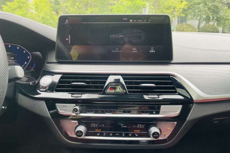 Used BMW 5 Series 2021 Facelifted 530Li Leading Edition M Sport Package Interior 5