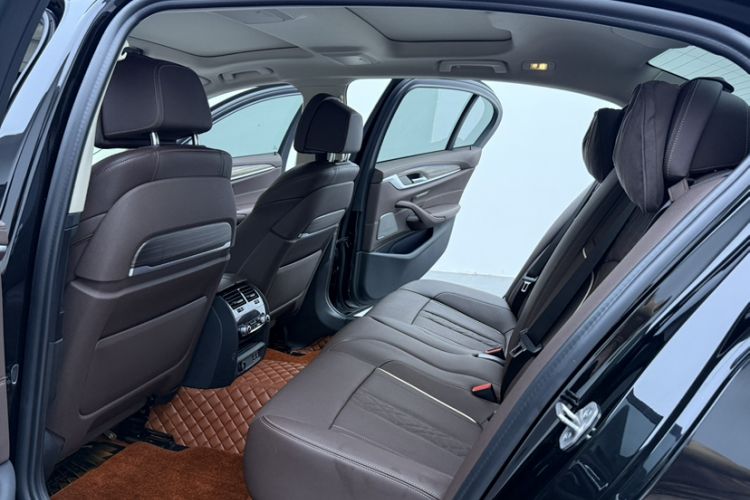 Used BMW 5 Series 2021 Updated 530Li Luxury Package Premium Edition Interior 6