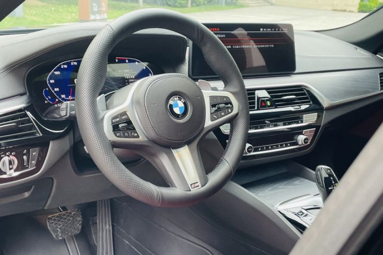 Used BMW 5 Series 2021 Facelifted 530Li Leading Edition M Sport Package Interior 6