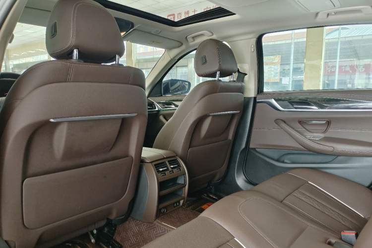Used BMW 5 Series 2021 525Li Luxury Package Interior 8