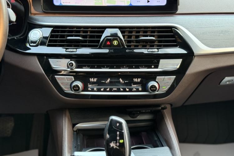 Used BMW 5 Series 2021 530Li Luxury Edition M Sport Package Interior 8