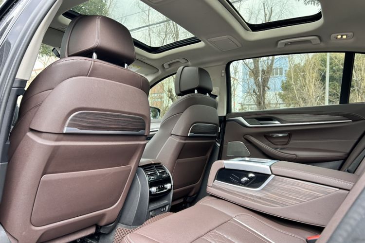 Used BMW 5 Series 2021 530Li Luxury Edition Premium Package Interior 9