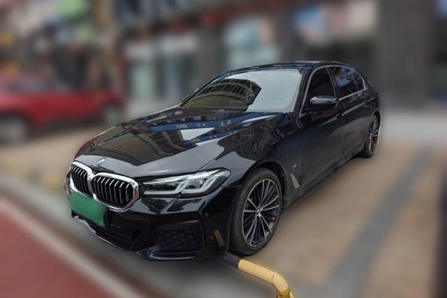 Ojetý BMW 5 Series 2021 Facelifted 530Li Leading Edition M Sport Package