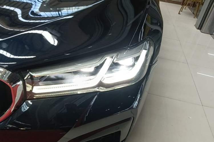 Used BMW 5 Series 2021 Facelifted 530Li Leading Edition M Sport Package Left Front Headlight
