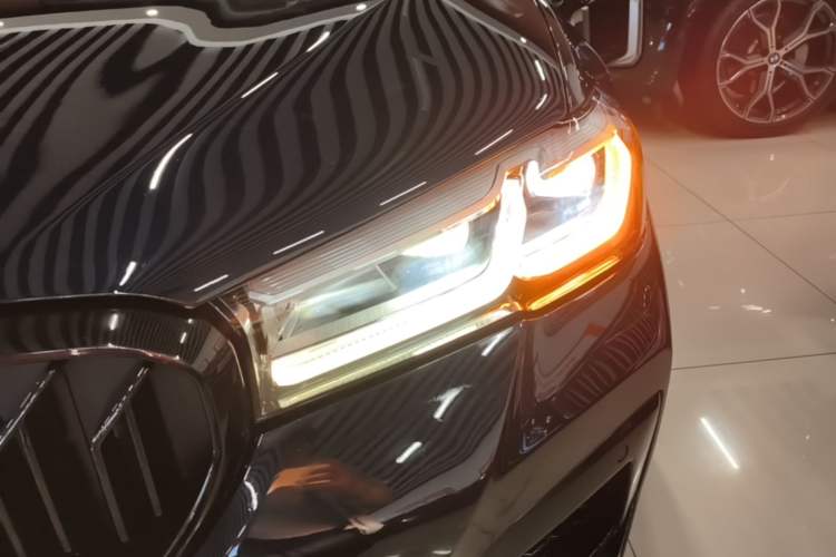 Used BMW 5 Series 2021 Restyled 530Li Luxury Edition M Sport Package Left Front Headlight