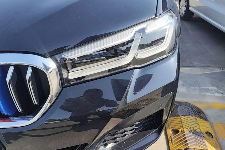 Used BMW 5 Series 2021 Facelifted 530Li Leading Edition M Sport Package Left Front Headlight
