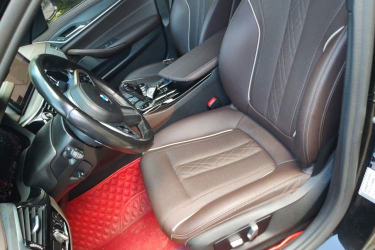 Used BMW 5 Series 2021 Facelifted 530Li Leading Edition M Sport Package Left Front Seat