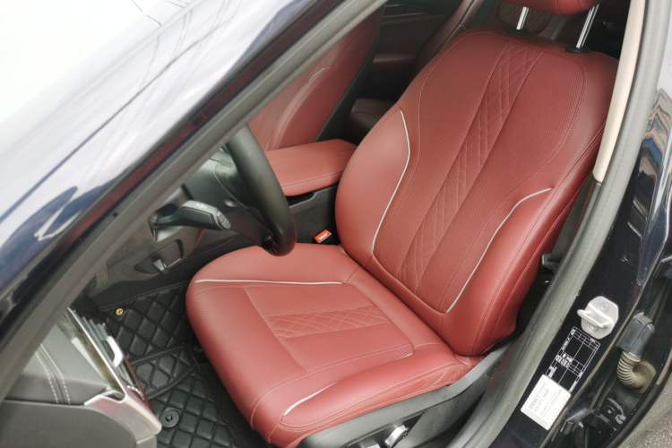 Used BMW 5 Series 2021 525Li Luxury Package Left Front Seat