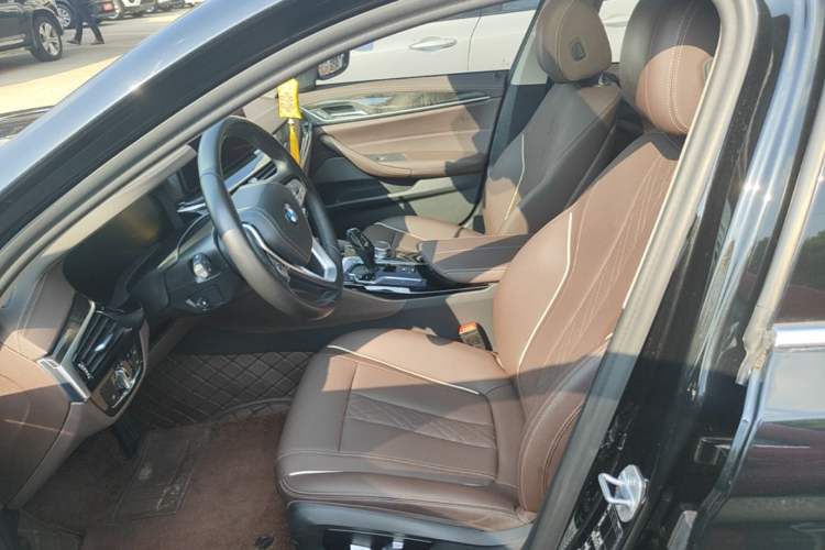 Used BMW 5 Series 2021 525Li Luxury Package Left Front Seat