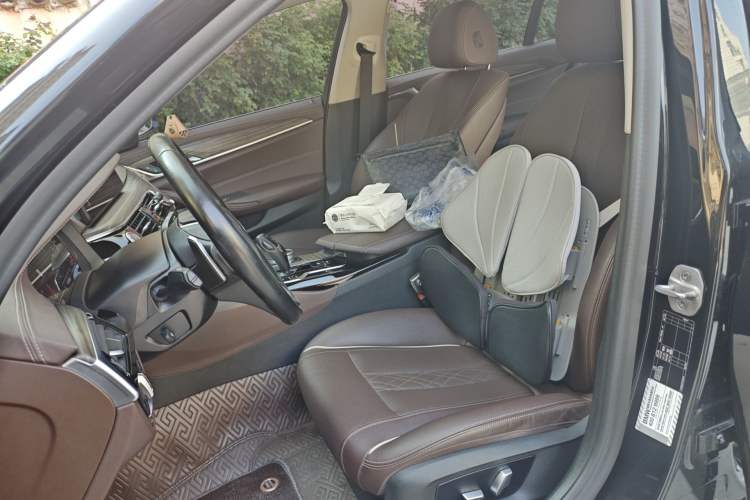 Used BMW 5 Series 2021 530Li Leading Luxury Package Left Front Seat