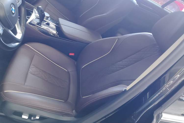 Used BMW 5 Series 2021 525Li Luxury Package Left Front Seat