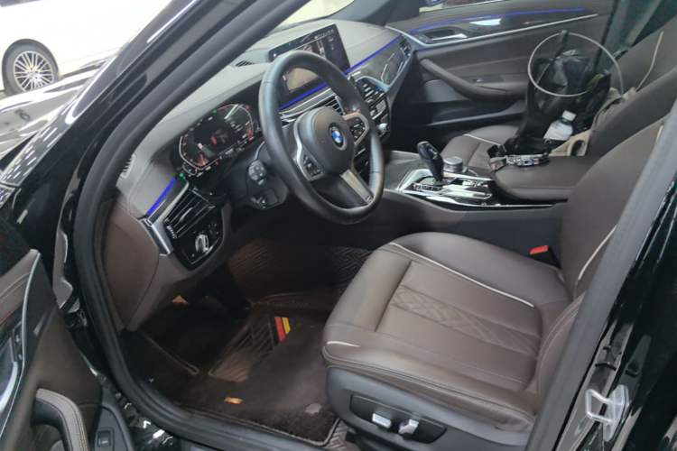 Used BMW 5 Series 2021 525Li M Sport Package Left Front Seat