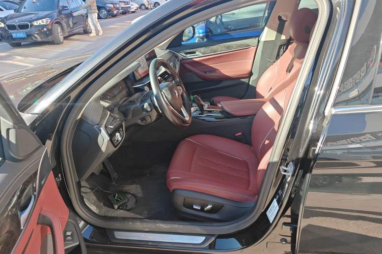 Used BMW 5 Series 2021 Restyled 530Li Leading Edition Luxury Package Left Front Seat
