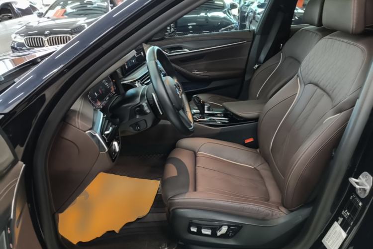 Used BMW 5 Series 2021 Restyled 530Li Luxury Edition M Sport Package Left Front Seat