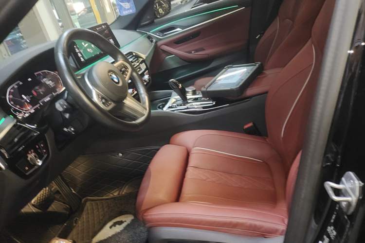 Used BMW 5 Series 2021 530Li Luxury Edition M Sport Package Left Front Seat