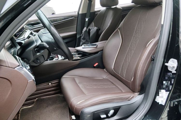 Used BMW 5 Series 2021 525Li Luxury Package Left Front Seat