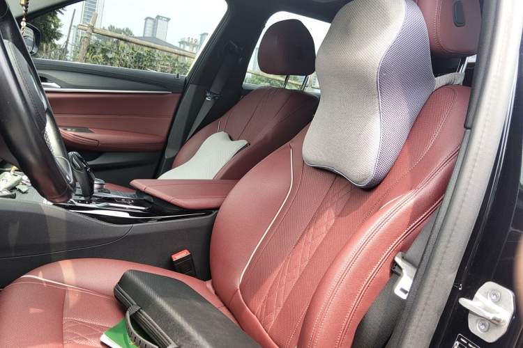 Used BMW 5 Series 2021 Facelifted 530Li Leading Edition M Sport Package Left Front Seat
