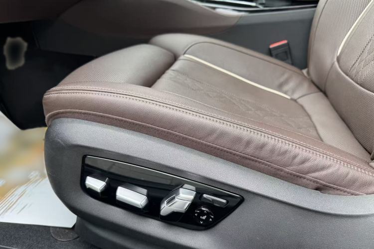 Used BMW 5 Series 2021 530Li Luxury Edition Premium Package Left Front Seat