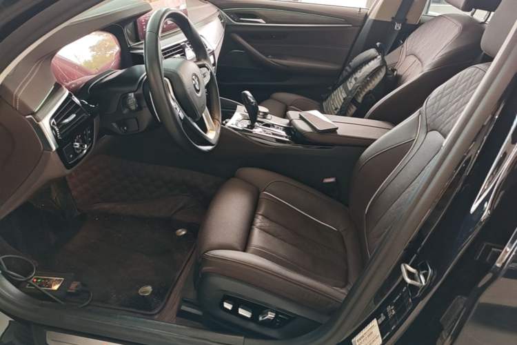 Used BMW 5 Series 2021 530Li Luxury Edition Premium Package Left Front Seat