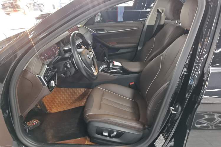 Used BMW 5 Series 2021 530Li xDrive Luxury Package Left Front Seat