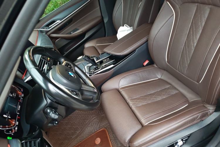 Used BMW 5 Series 2021 Restyled 530Li Luxury Edition M Sport Package Left Front Seat