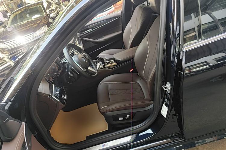 Used BMW 5 Series 2021 530Li Leading Model M Sport Package Left Front Seat