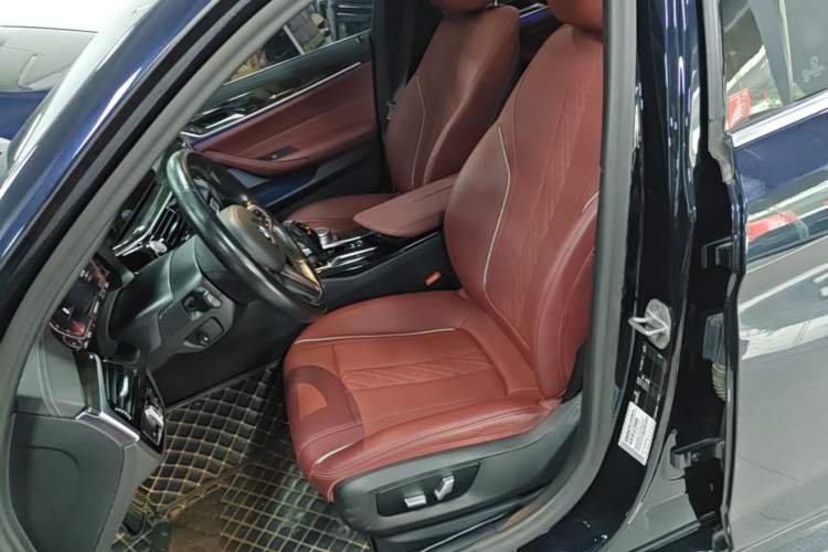 Used BMW 5 Series 2021 525Li M Sport Package Left Front Seat