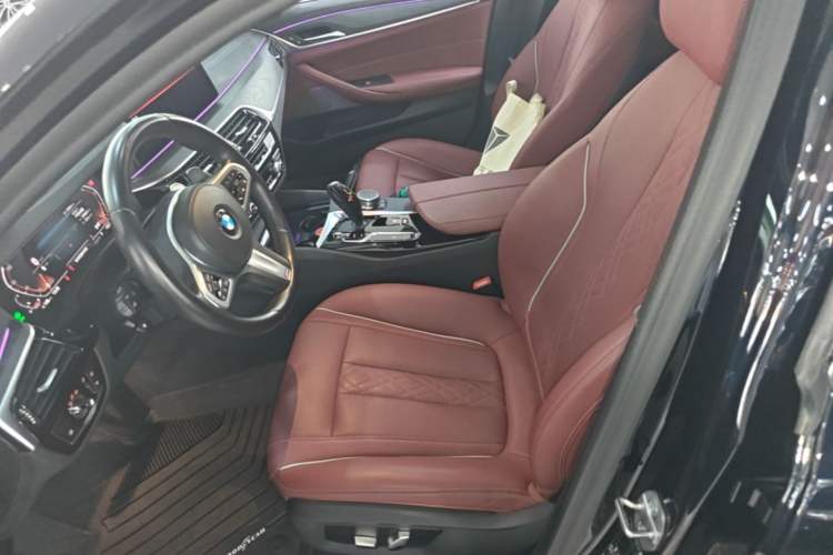 Used BMW 5 Series 2021 Facelifted 530Li Leading Edition M Sport Package Left Front Seat