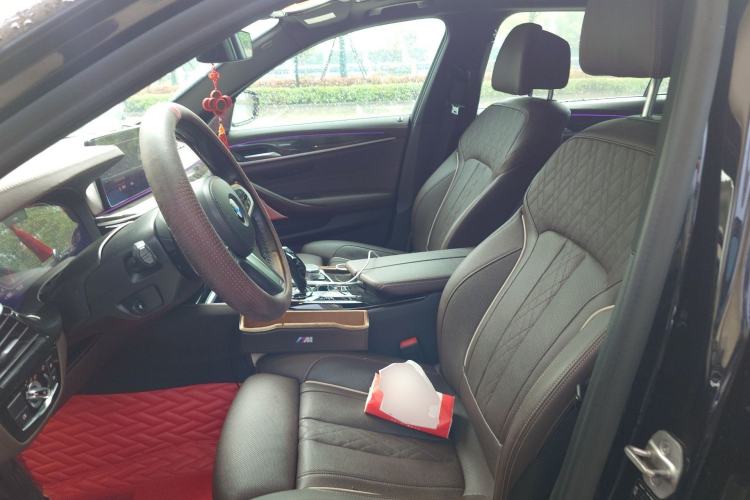 Used BMW 5 Series 2021 Restyled 530Li Luxury Edition M Sport Package Left Front Seat