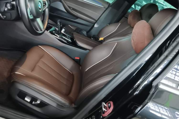 Used BMW 5 Series 2021 530Li Leading Model M Sport Package Left Front Seat