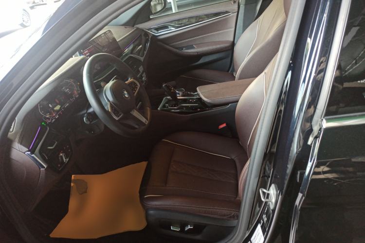 Used BMW 5 Series 2021 525Li M Sport Package Left Front Seat