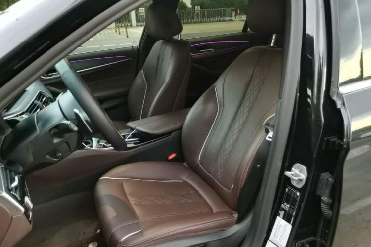 Used BMW 5 Series 2021 Facelifted 530Li Leading Edition M Sport Package Left Front Seat