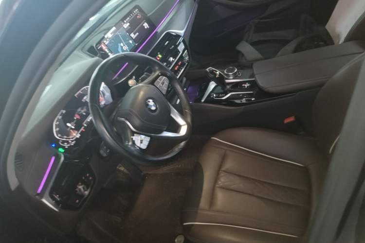 Used BMW 5 Series 2021 Restyled 530Li Leading Edition Luxury Package Left Front Seat