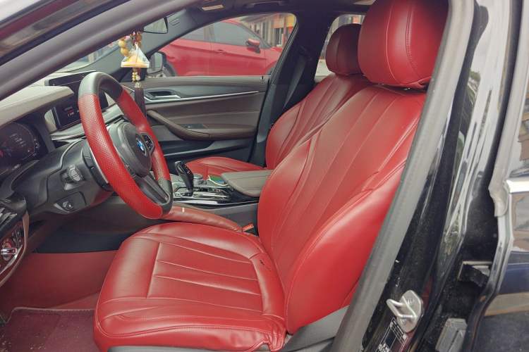 Used BMW 5 Series 2021 Facelifted 530Li Leading Edition M Sport Package Left Front Seat