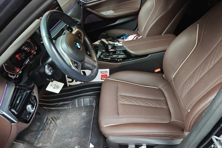 Used BMW 5 Series 2021 Facelifted 530Li Leading Edition M Sport Package Left Front Seat