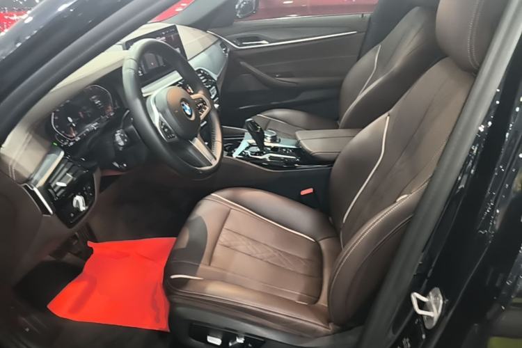 Used BMW 5 Series 2021 530Li Leading Model M Sport Package Left Front Seat