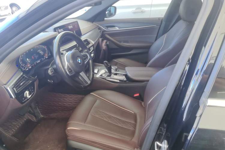Used BMW 5 Series 2021 530Li Leading Model M Sport Package Left Front Seat