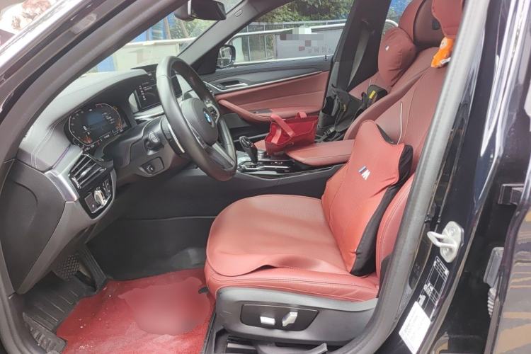 Used BMW 5 Series 2021 Facelifted 530Li Leading Edition M Sport Package Left Front Seat