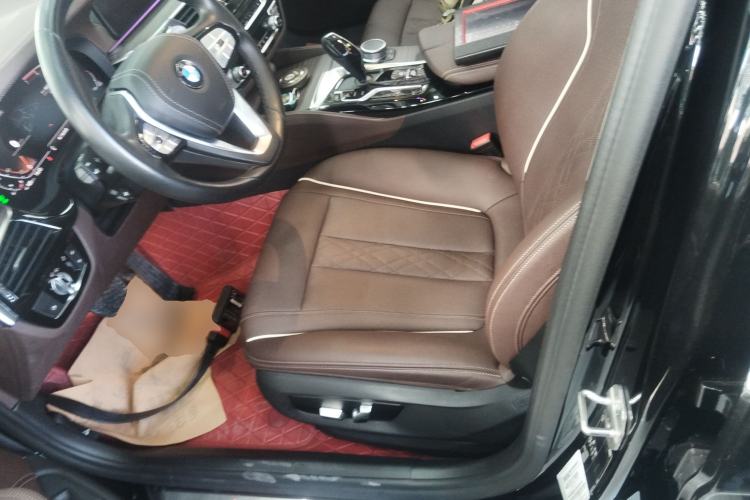Used BMW 5 Series 2021 Restyled 530Li Leading Edition Luxury Package Left Front Seat